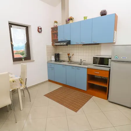 Apartment Blue And With Balcony Baska (Krk)