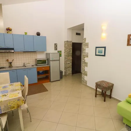 Apartment Blue And With Balcony Baska (Krk)