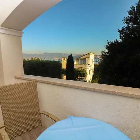 Daire Blue And With Balcony