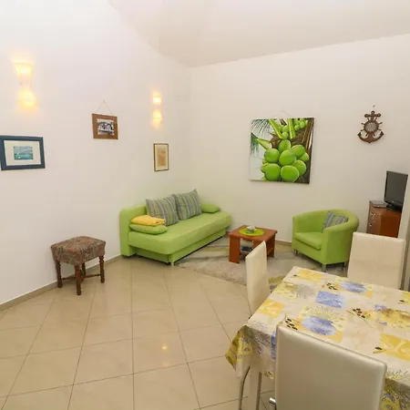 Blue And With Balcony Apartmán
